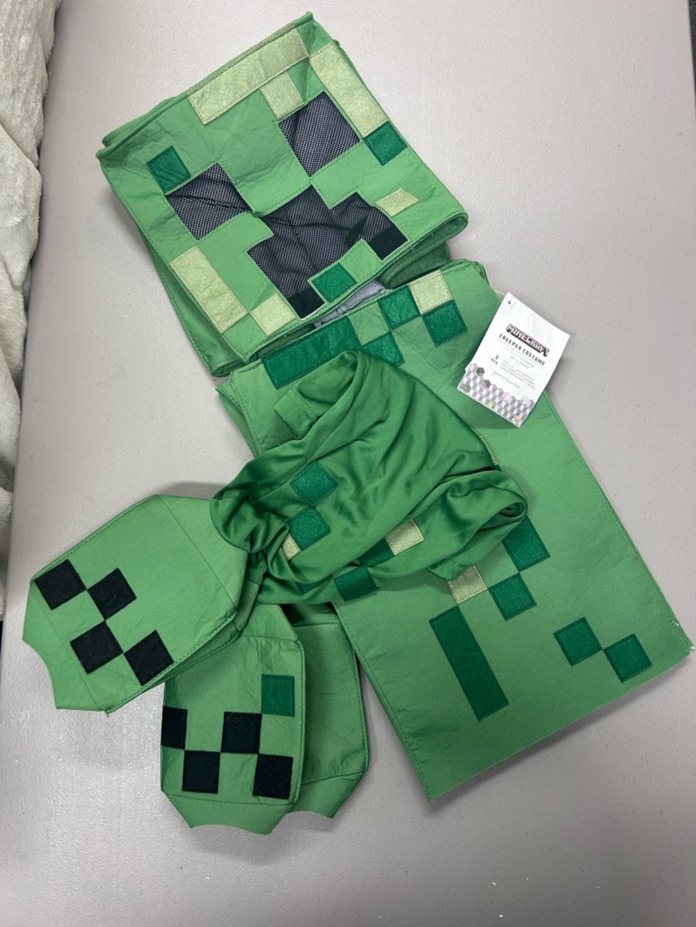 Pottery Barn Kids Minecraft Creeper Halloween Costume Green Pixel Size 3T NWT - Picture 3 of 11
